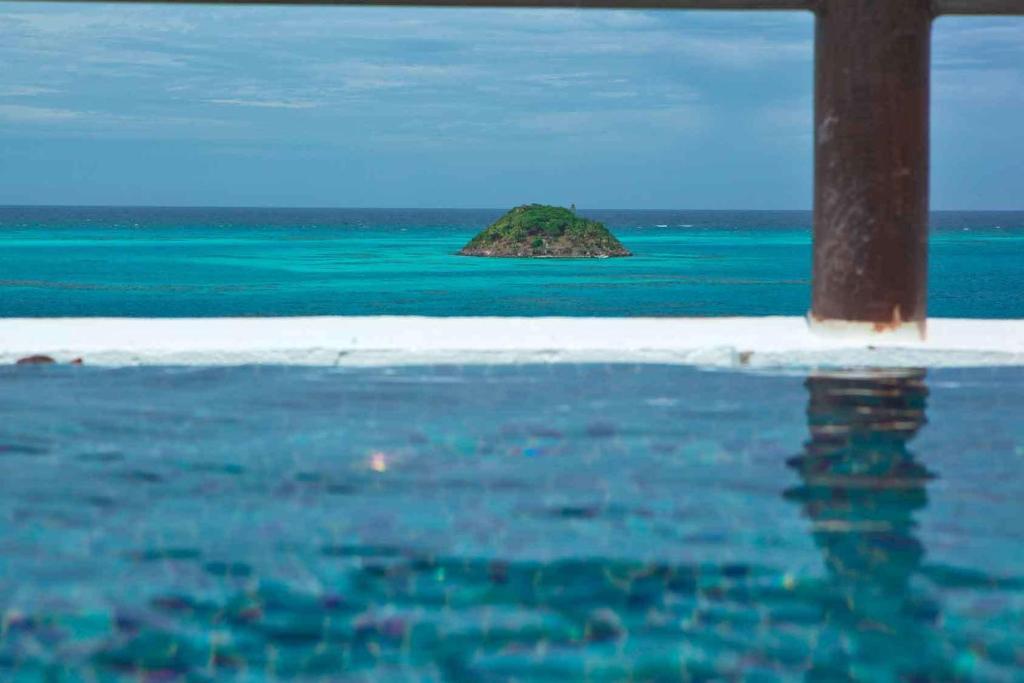 Deep Blue Hotel Providencia  Exterior photo
